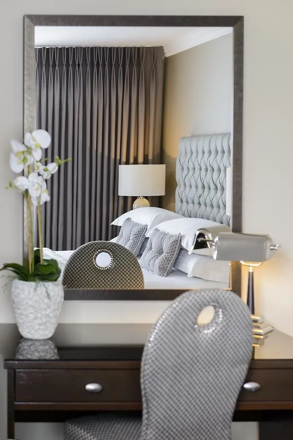 Killarney Oaks Hotel